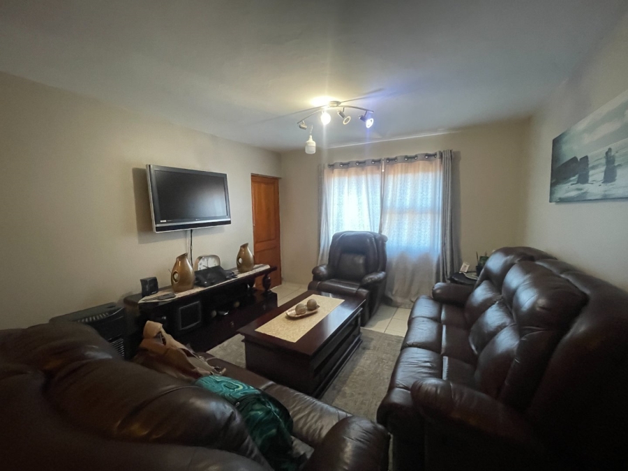 2 Bedroom Property for Sale in Generaal De Wet Free State